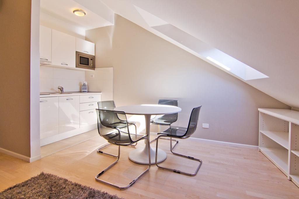 Laura Lux Suites Split Quarto foto