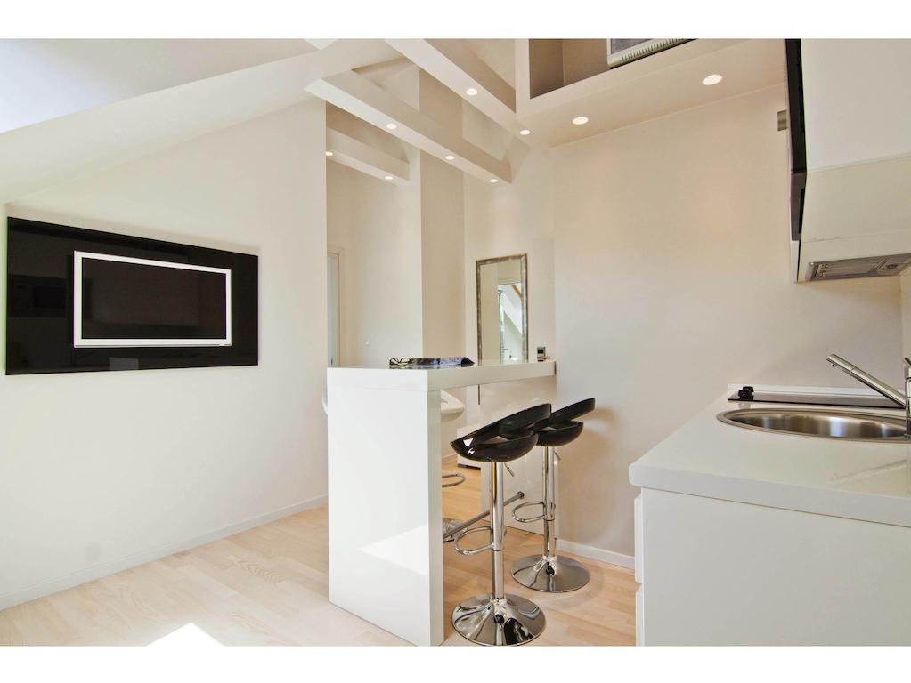 Laura Lux Suites Split Quarto foto